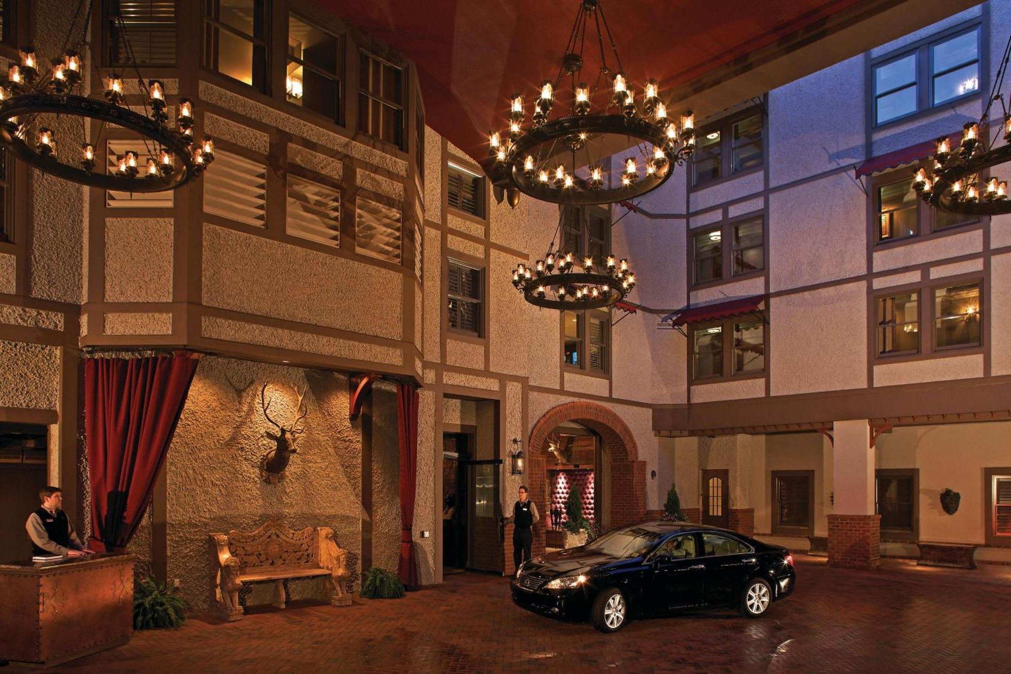 Grand Bohemian Lodge Asheville, Autograph Collection Exterior photo
